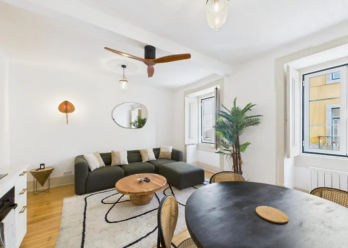 Bright 2br W/ Office Space - Alfama Charm | By Airnest Appartamento *