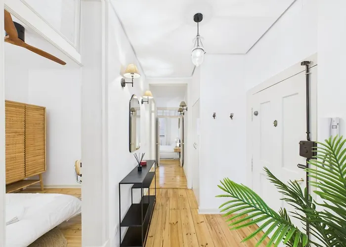 Bright 2br W/ Office Space - Alfama Charm | By Airnest Appartamento *