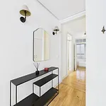 Apartman Bright 2br W/ Office Space - Alfama Charm | By Airnest *