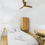 Bright 2br W/ Office Space - Alfama Charm | By Airnest Lisbon