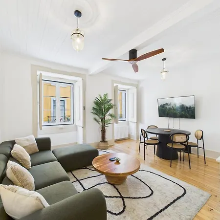 Bright 2br W/ Office Space - Alfama Charm | By Airnest Apartment *