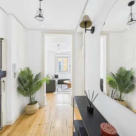 Bright 2br W/ Office Space - Alfama Charm | By Airnest Lisboa