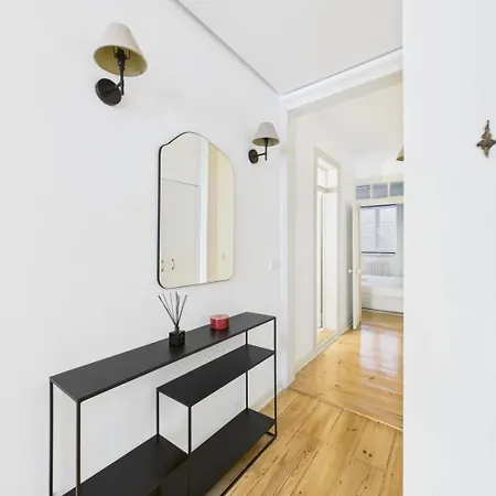 Apartmán Bright 2br W/ Office Space - Alfama Charm | By Airnest *