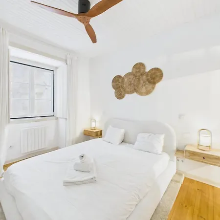 Bright 2br W/ Office Space - Alfama Charm | By Airnest Apartmán *