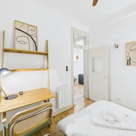 Bright 2br W/ Office Space - Alfama Charm | By Airnest Lisboa