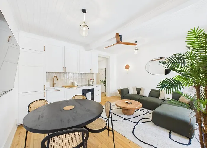 Bright 2br W/ Office Space - Alfama Charm | By Airnest Apartment *