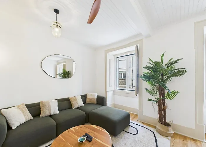 Bright 2br W/ Office Space - Alfama Charm | By Airnest Lisboa