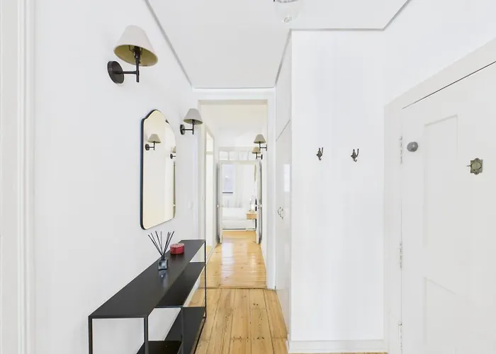 Bright 2br W/ Office Space - Alfama Charm | By Airnest Lisbon