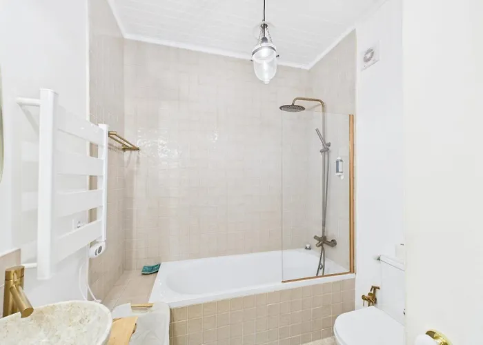 Lägenhet Bright 2br W/ Office Space - Alfama Charm | By Airnest Lisboa