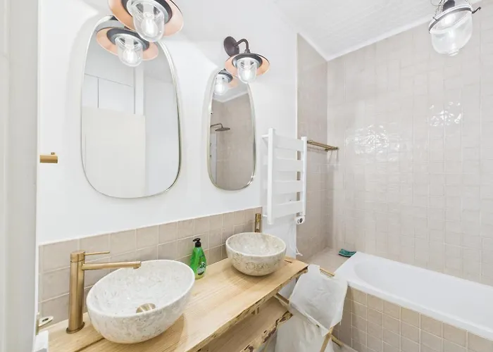 Bright 2br W/ Office Space - Alfama Charm | By Airnest Lisbon