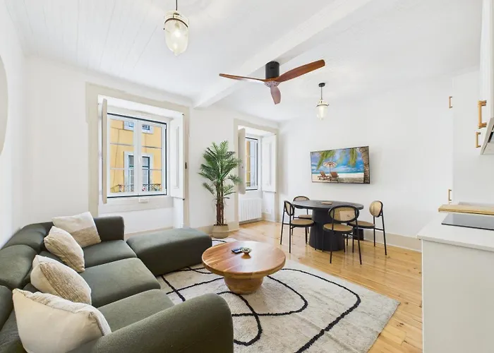 Apartment Bright 2br W/ Office Space - Alfama Charm | By Airnest Lisbon