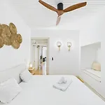 Bright 2br W/ Office Space - Alfama Charm | By Airnest Lägenhet Lisboa