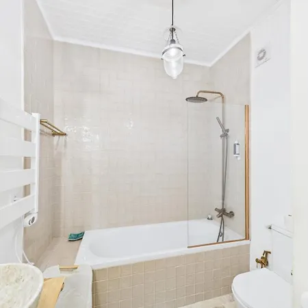 Apartment Bright 2br W/ Office Space - Alfama Charm | By Airnest Lissabon